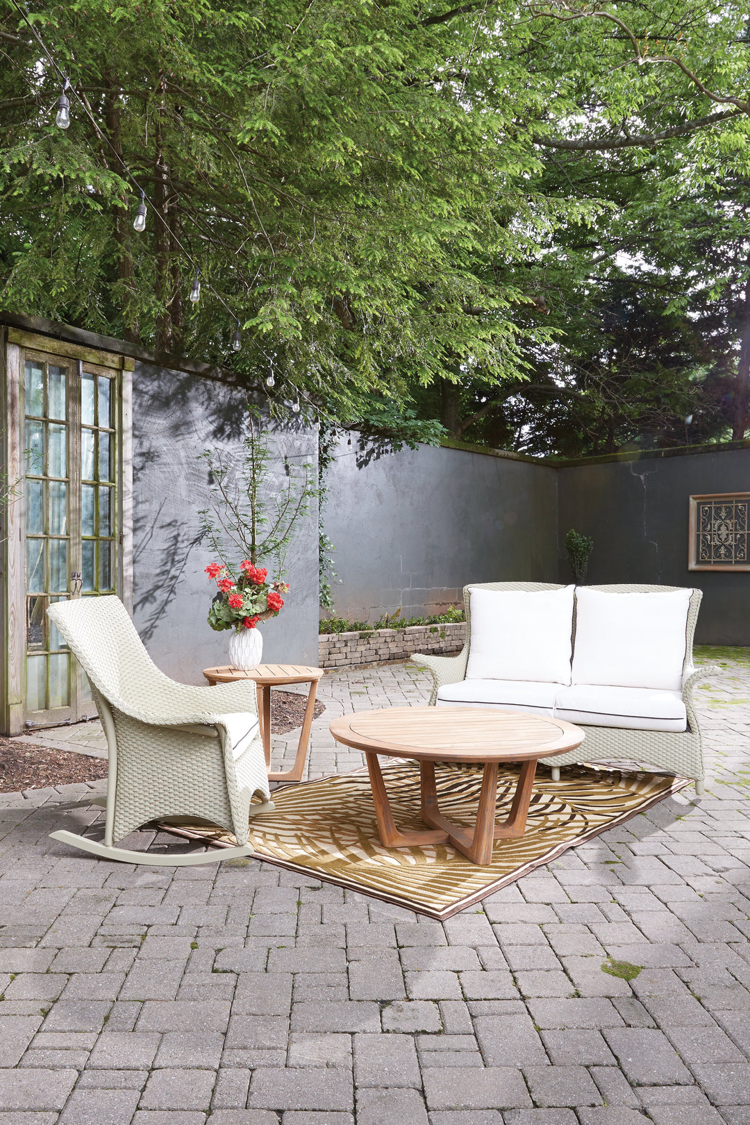Mandalay Loveseat