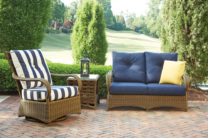 Magnolia Loveseat